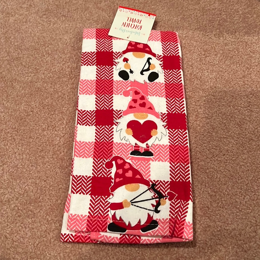 NWT Heart gnome Kitchen towel